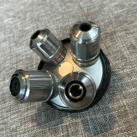Nikon Optiphot Nosepiece with 4 BF objectives - Picture 1 of 12